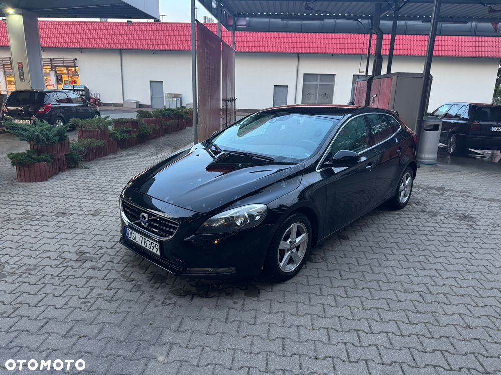 Volvo V40 D3 R-Design - 6
