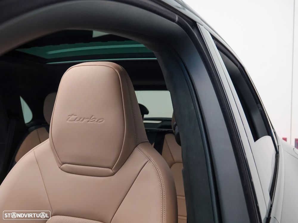 Porsche Cayenne Turbo E-Hybrid - 22