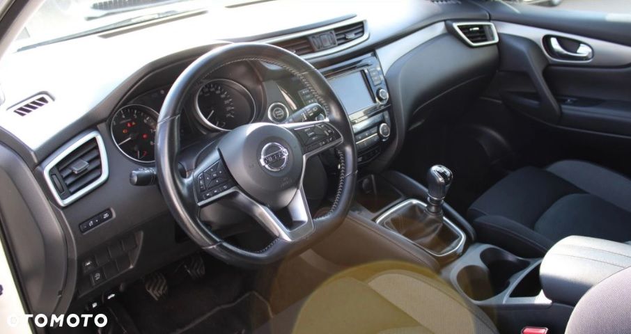 Nissan Qashqai 1.3 DIG-T Visia - 10