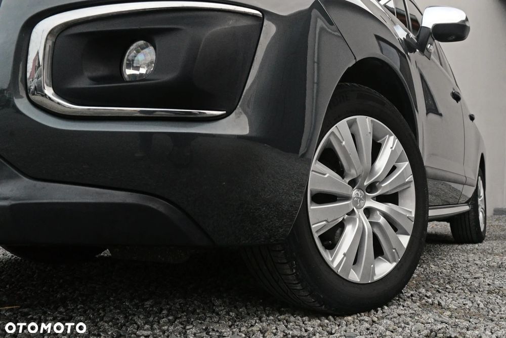 Peugeot 3008 1.6 BlueHDi Active S&S EAT6 - 17