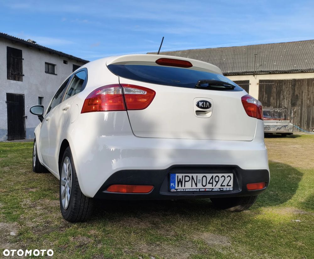 Kia Rio - 4