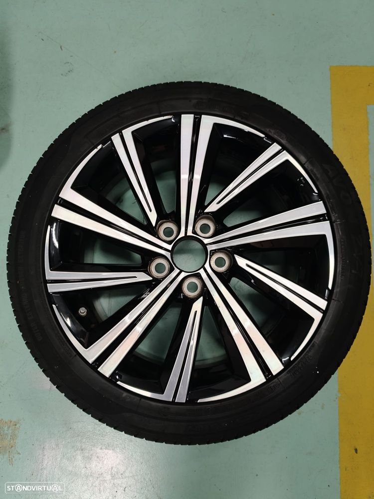 Toyota Corolla Touring Sports - 15