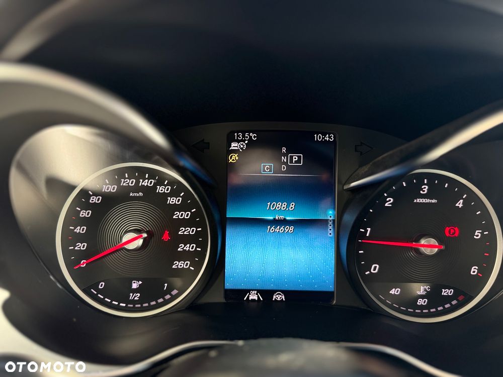Mercedes-Benz GLC 300 d 4Matic 9G-TRONIC Exclusive - 24