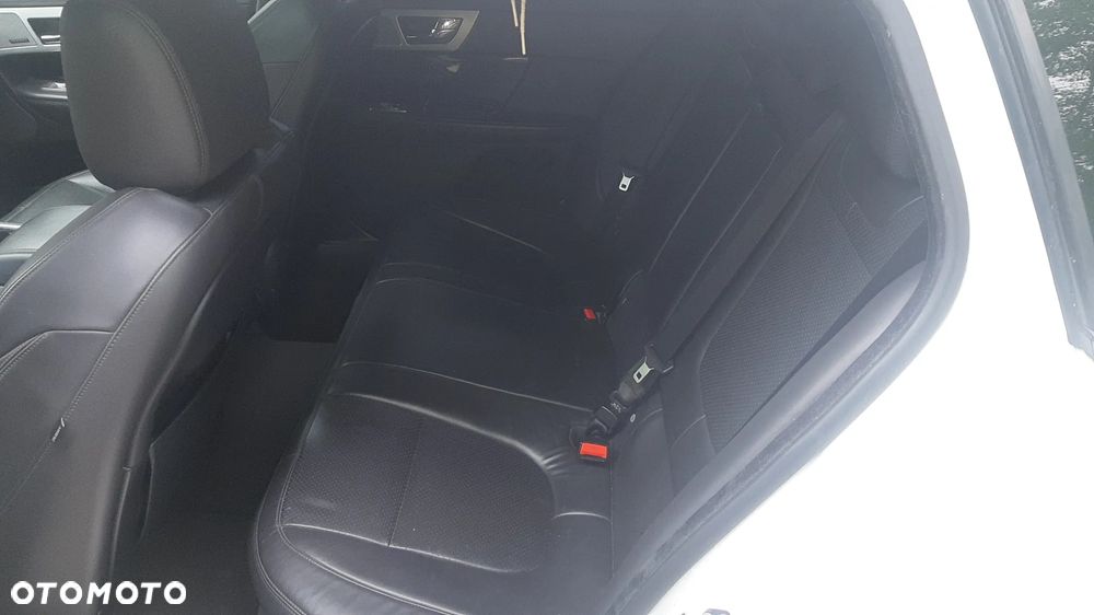 Jaguar XF 3.0 V6 Diesel S Sportbrake - 12