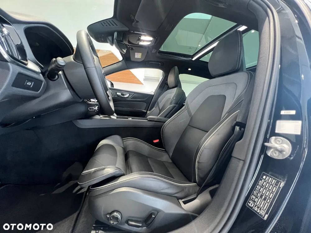 Volvo V60 B4 B Ultimate Dark - 3