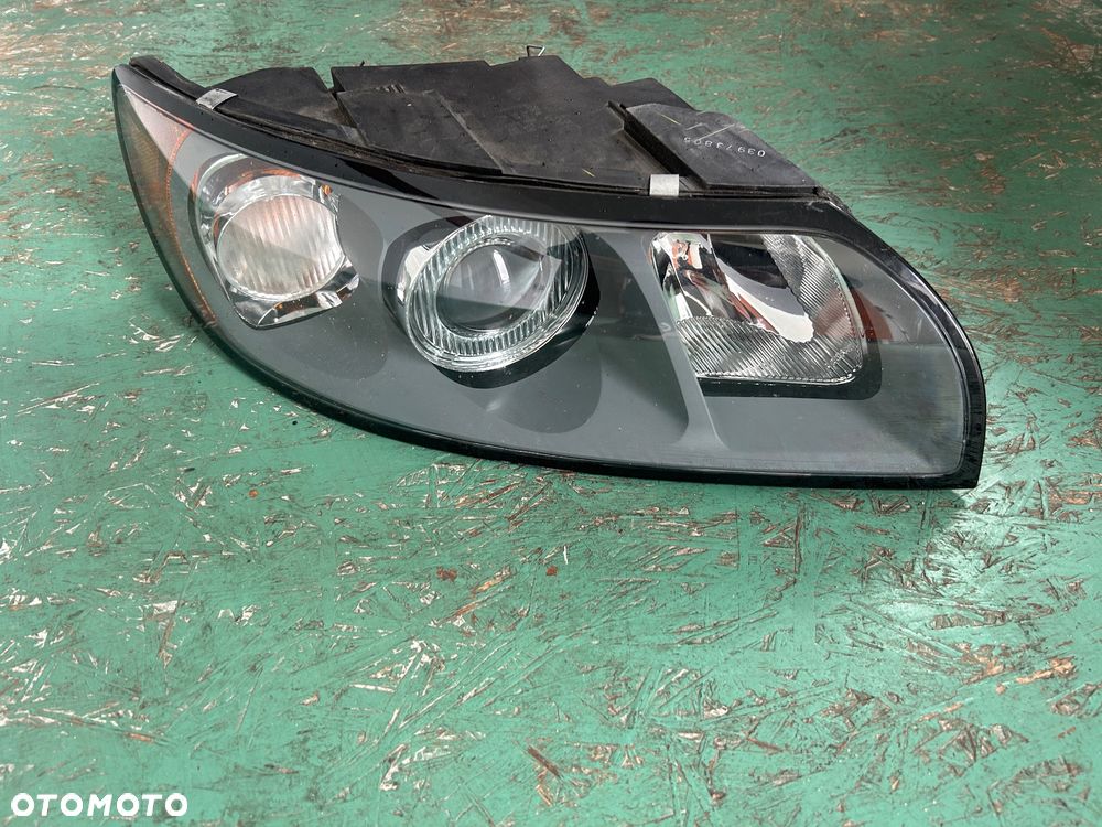 Volvo v50 S40 Lampa reflektor prawy przód Nowa - 1