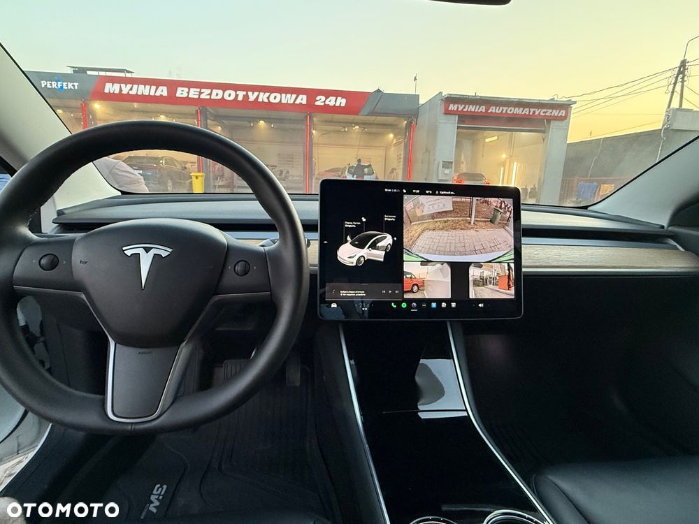 Tesla Model 3 Long Range AWD - 11