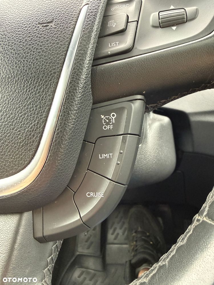 Peugeot 508 RXH Hybrid4 - 23