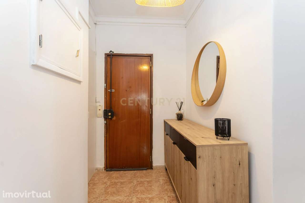 T1 situado na rua Professor Paulo Assunção Bagina - Aldeia de Paio Pir - Grande imagem: 2/18