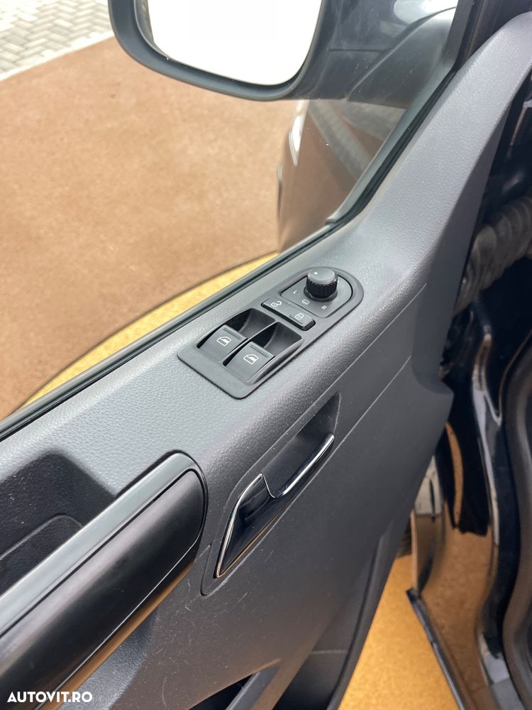 Volkswagen Caravelle - 30