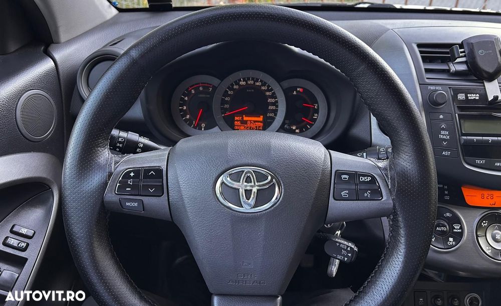 Toyota RAV4 2.2 D-4D Executive - 18