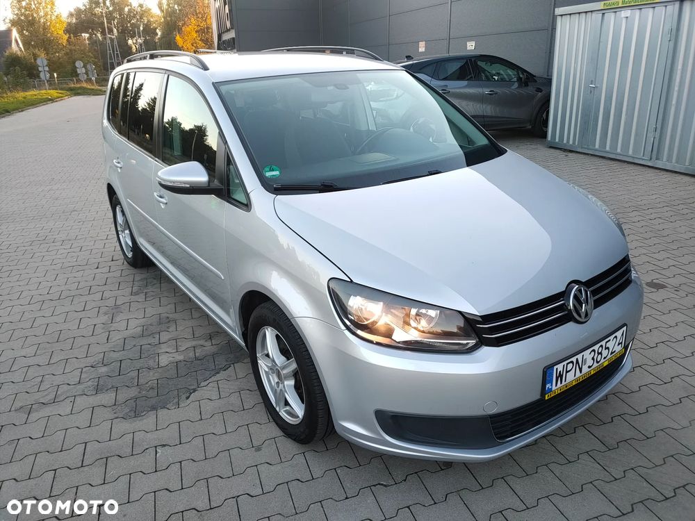 Volkswagen Touran - 12
