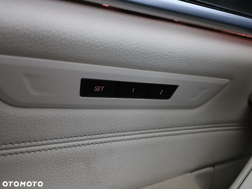 BMW Seria 5 520d Luxury Line - 37