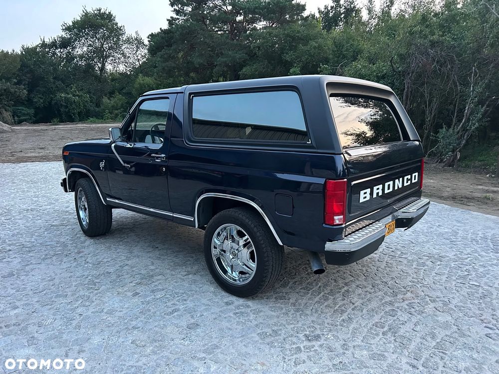 Ford Bronco - 8