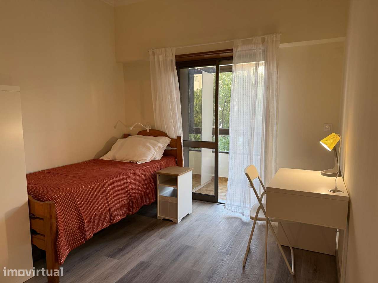 Quarto mobilado individual ou partilhado, despesas incluídas em Lisboa - Grande imagem: 3/10