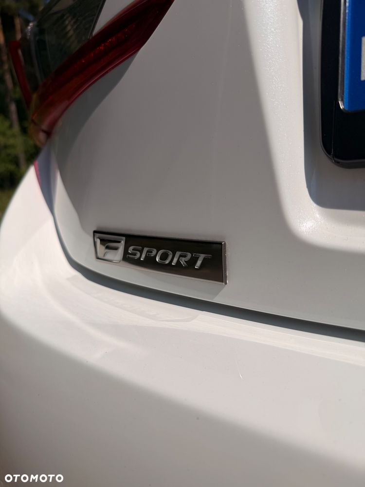 Lexus RC 200t / 300 F Sport - 13