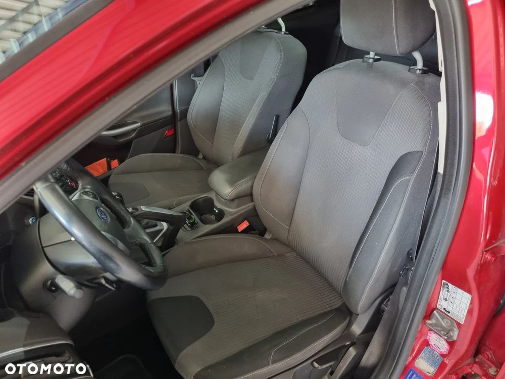Ford Focus ver-1-6-ecoboost-titanium - 9