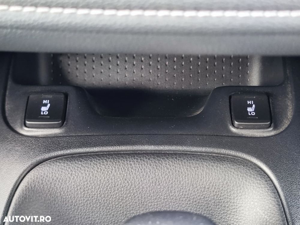 Toyota Corolla 1.8 HSD Business - 22