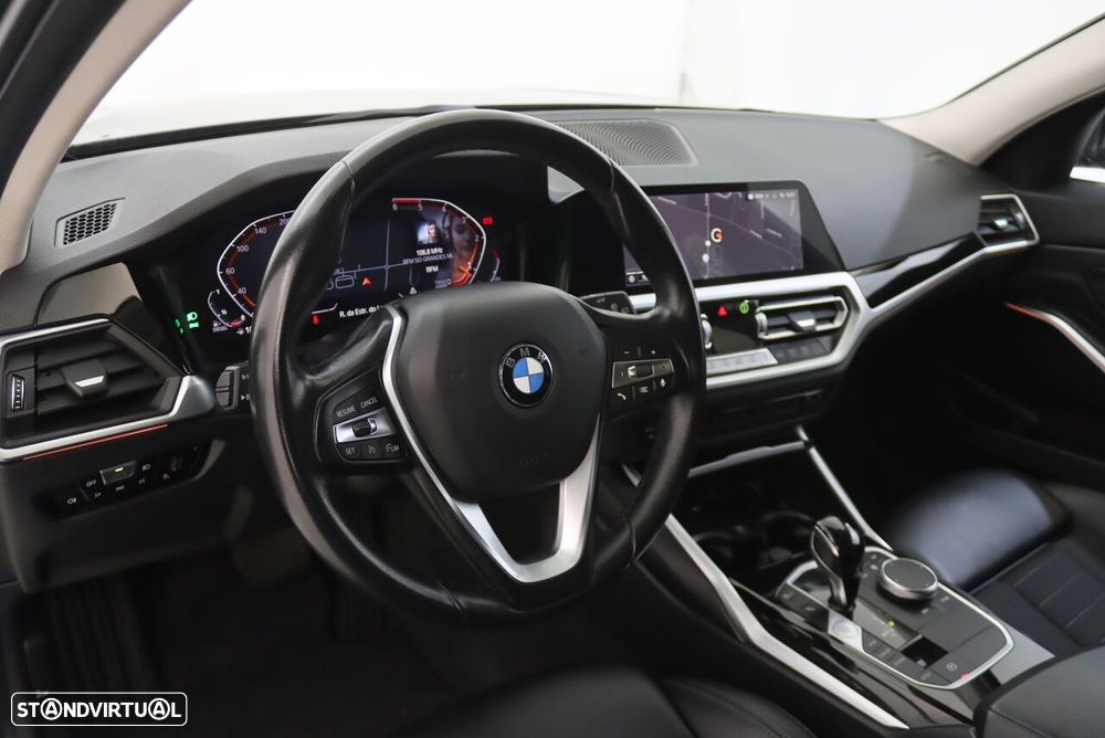 BMW 318 2022 photo 3