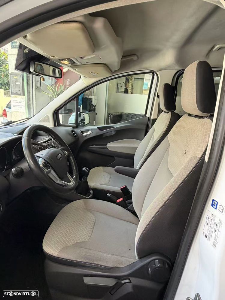 Ford Tourneo Courier 1.5 TDCi Titanium - 12