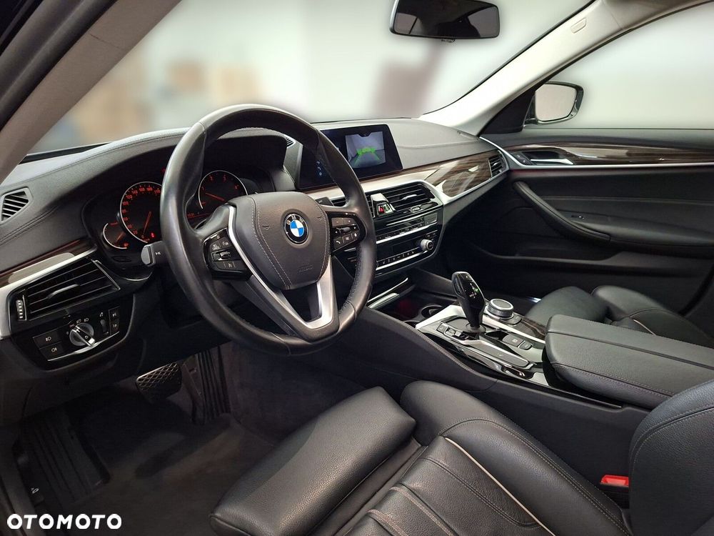 BMW Seria 5 520d Luxury Line - 11