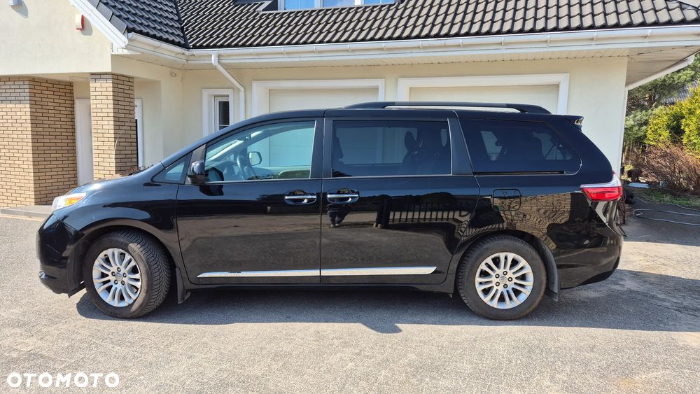 Toyota Sienna 3.5 V6 - 7