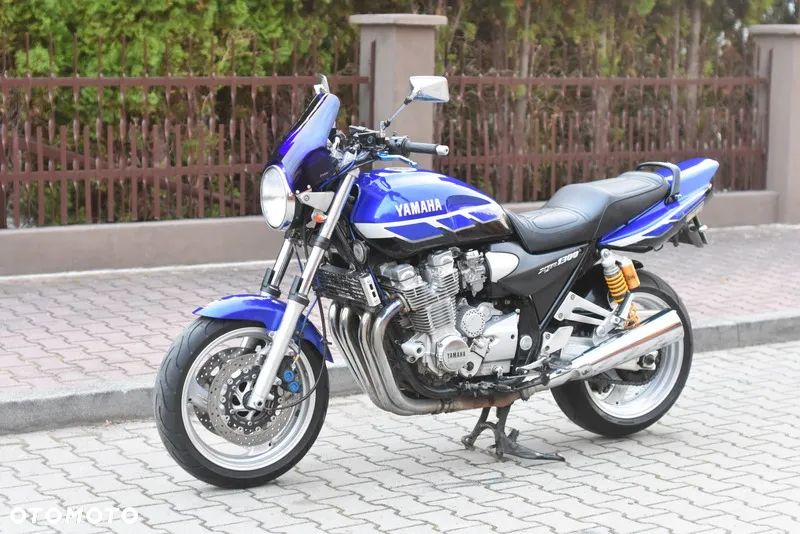 Yamaha XJR - 17