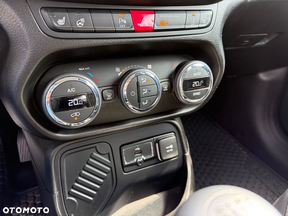 Jeep Renegade 1.4 MultiAir Limited FWD S&S - 37