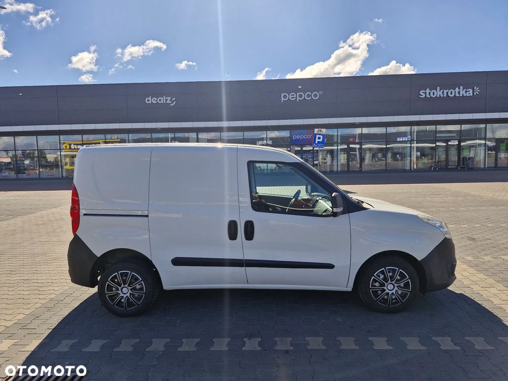 Opel COMBO - 1