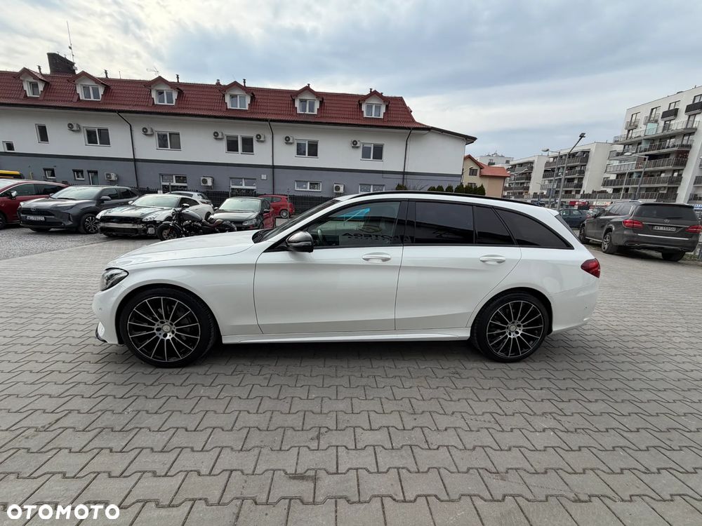Mercedes-Benz Klasa C 220 d 4Matic 9G-TRONIC AMG Line - 2