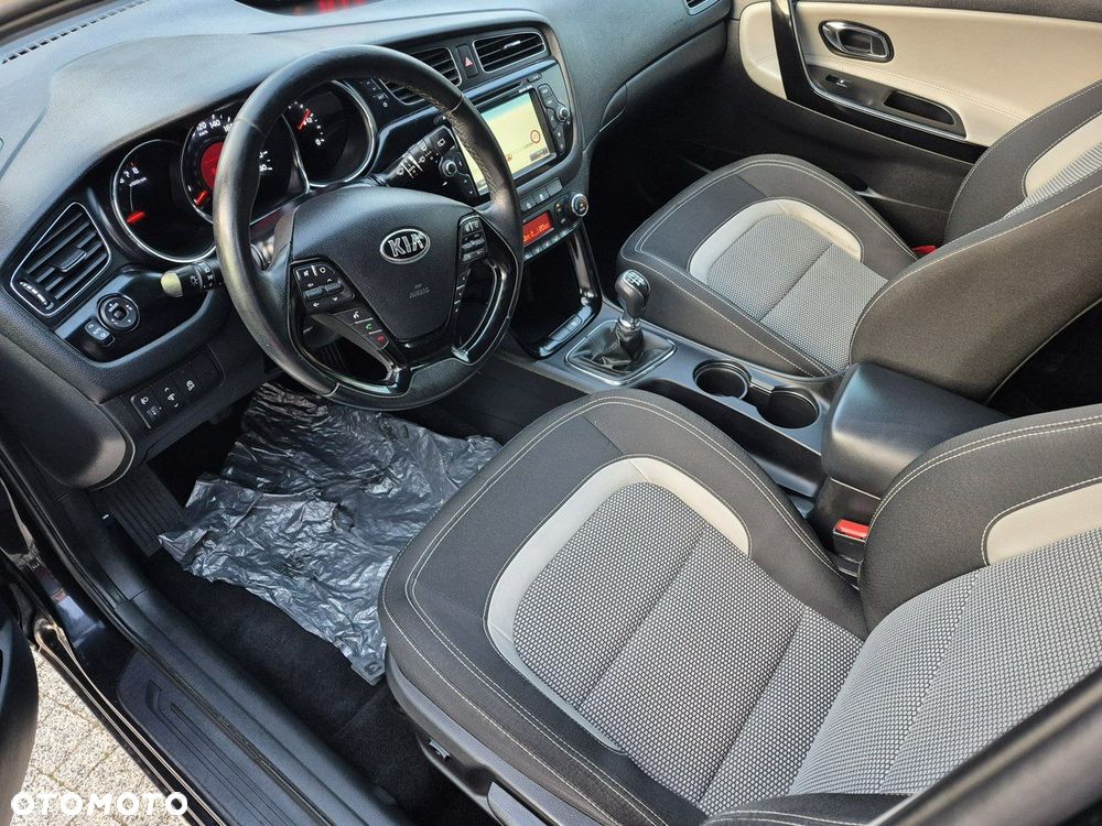Kia Ceed - 4