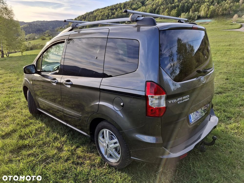 Ford Tourneo Courier 1.0 EcoBoost Titanium - 10