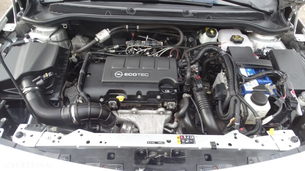 Opel Astra 1.4 T Enjoy - 24