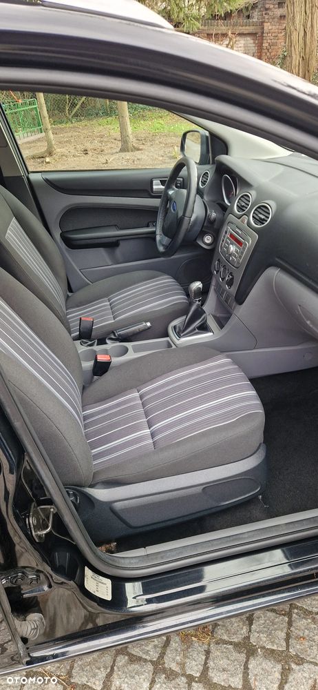 Ford Focus - 16