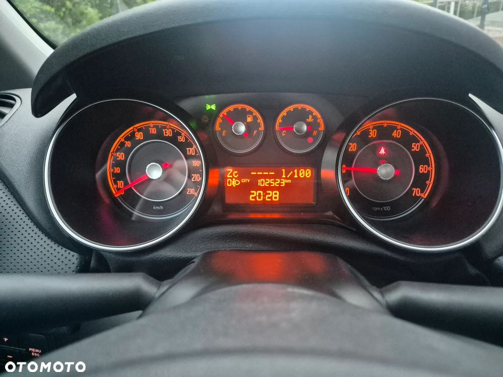 Fiat Grande Punto Actual 1.4 8V Estiva Blue&Me - 15