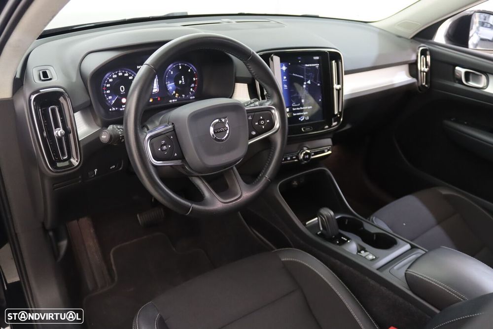 Volvo XC 40 2.0 D3 Momentum Geartronic - 3