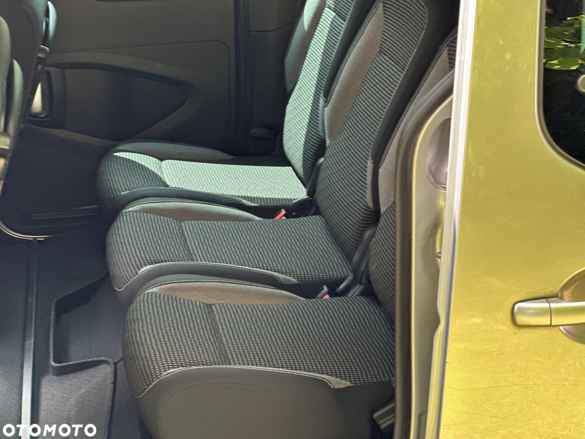 Peugeot Partner 1.6 BlueHDi Outdoor S&S - 2