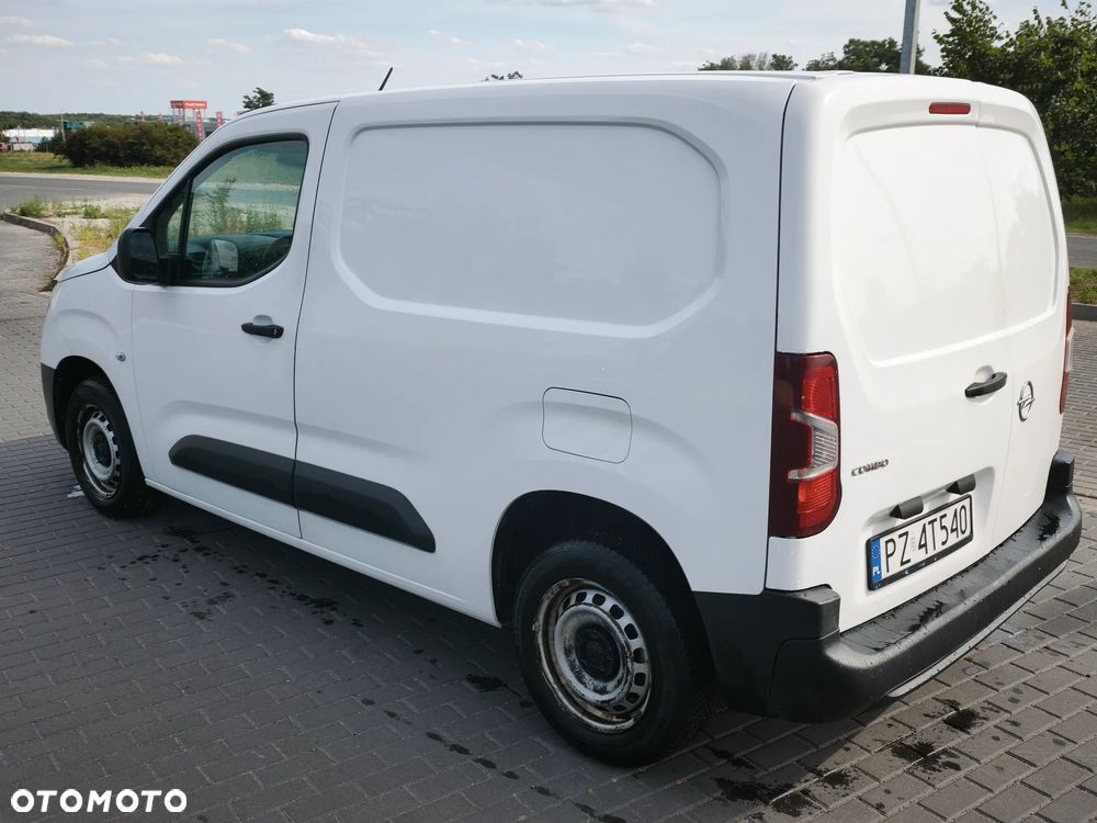 Opel Combo 1.2 Turbo Essentia S&S - 13