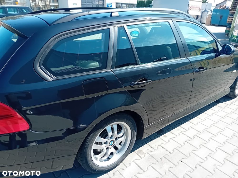 BMW Seria 3 318d - 3