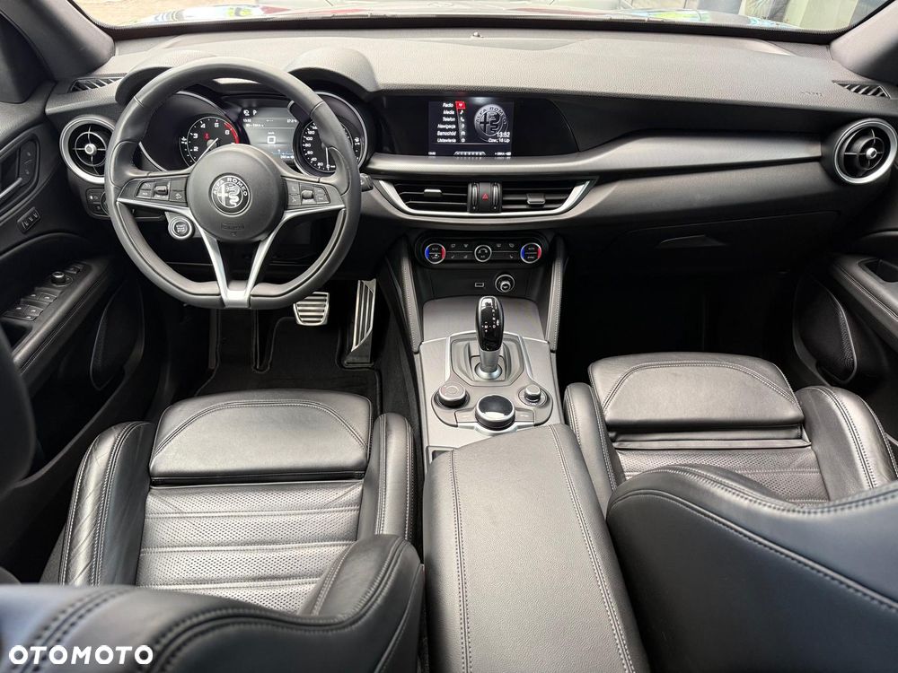 Alfa Romeo Stelvio 2.0 Turbo TI Q4 - 17