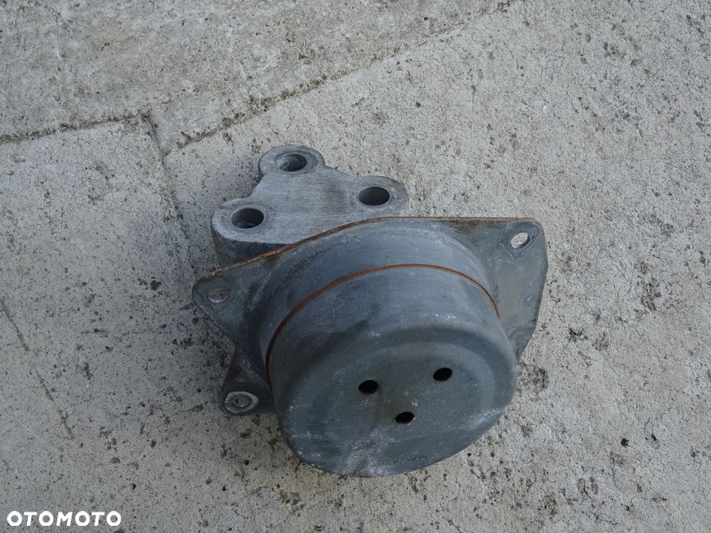 PODUSZKI ŁAPA PODUSZKA SILNIKA SKRZYNI OPEL INSIGNIA 13228305 CS 1,6T , 1,8 skrzynia M32 - 21