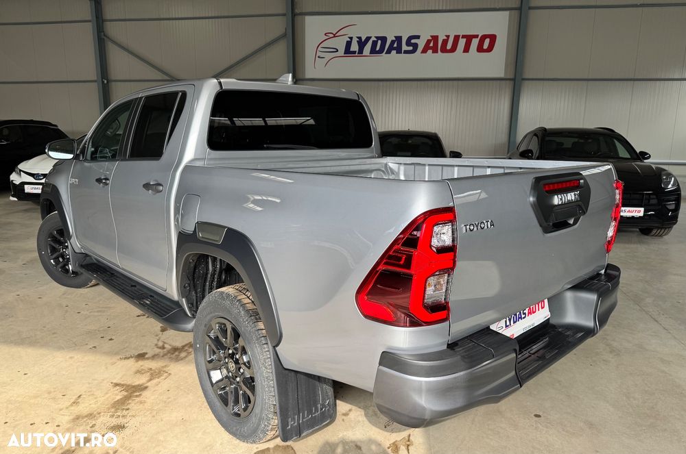 Toyota Hilux 2.8D 204CP 4x4 Double Cab AT MHEV Invincible - 3