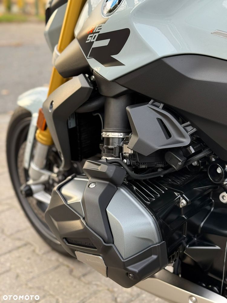 BMW R - 8