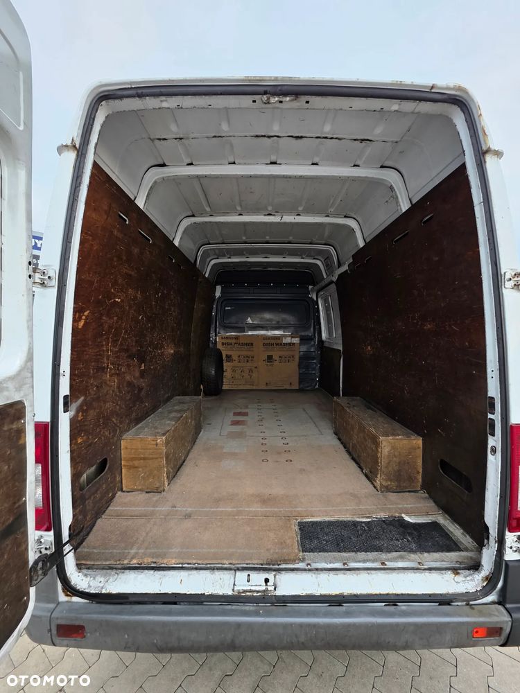 Mercedes-Benz Sprinter - 14