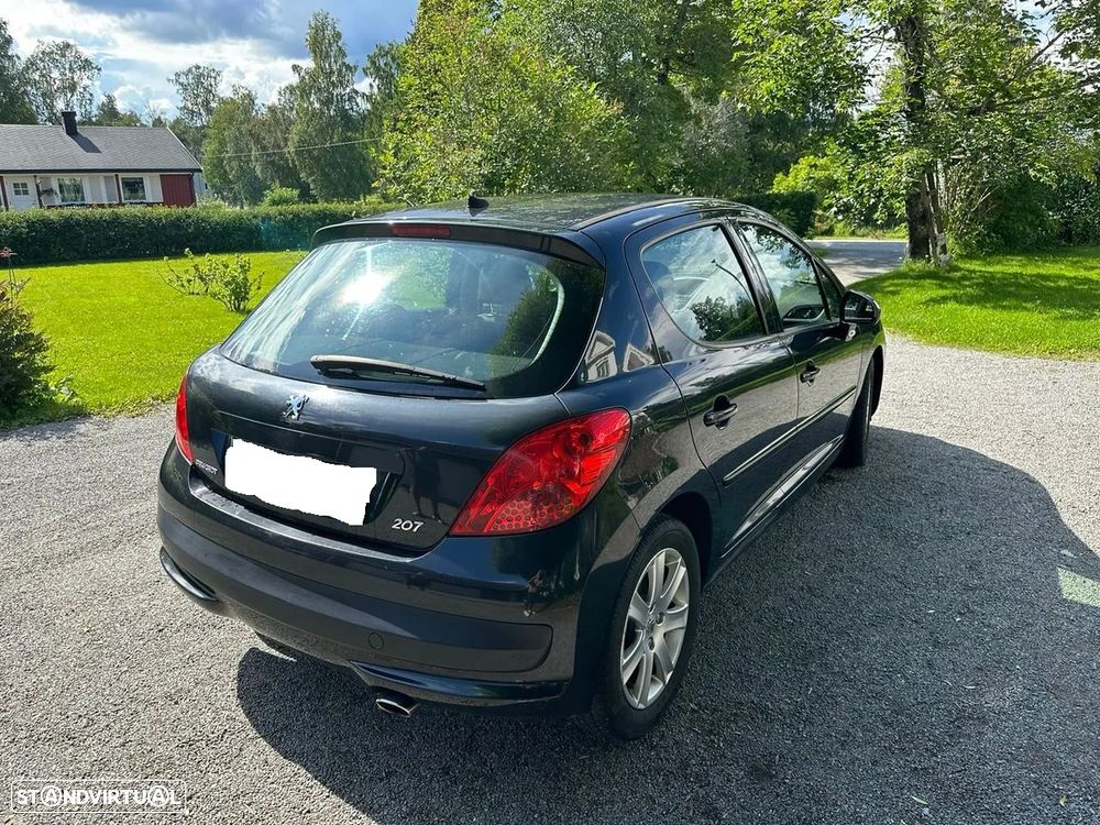 Peugeot 207 - 1