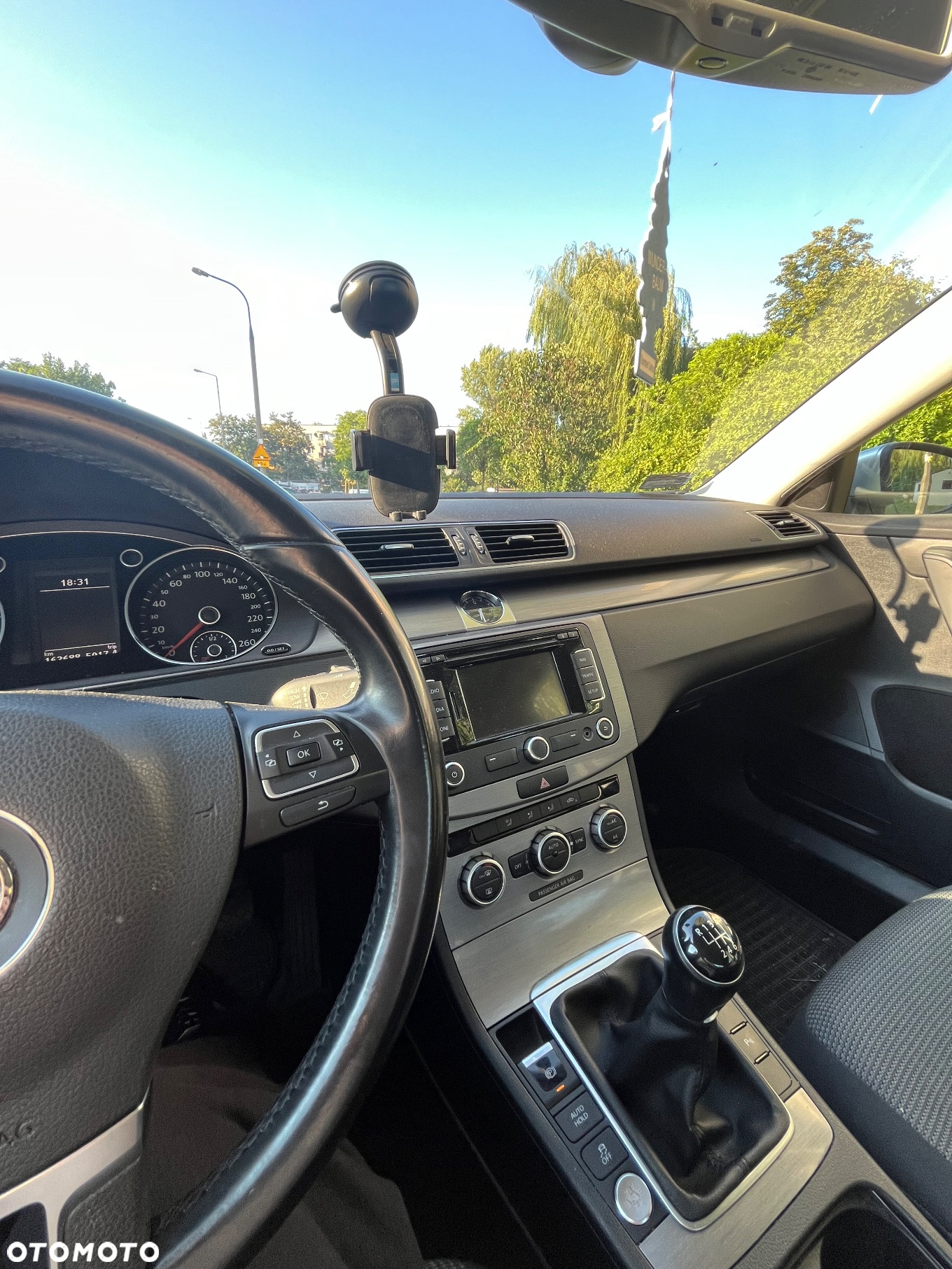 Volkswagen Passat - 21