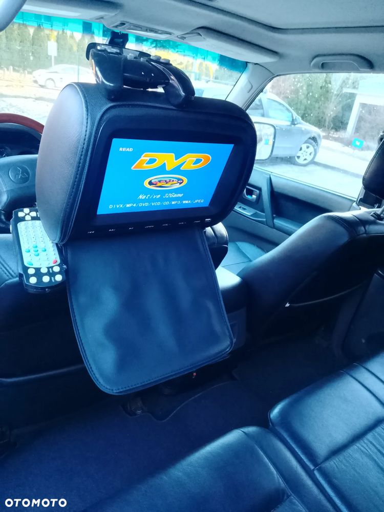 Mitsubishi Pajero 3.2 DI-D Automatik Dakar - 26