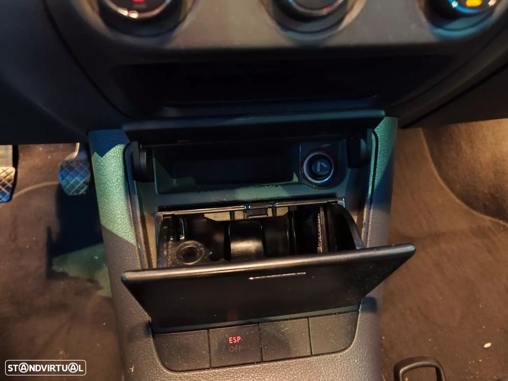 VW Golf Plus 2.0 TDi Confortline - 26