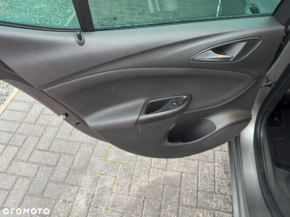 Opel Astra 1.6 D (CDTI) Start/Stop Innovation - 33