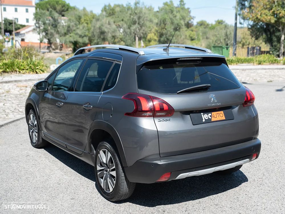 Peugeot 2008 1.2 PureTech Allure EAT6 - 5
